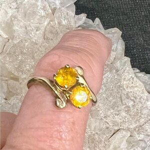 Beautiful vintage double stone citrine 10 kt Gold ring ￼
